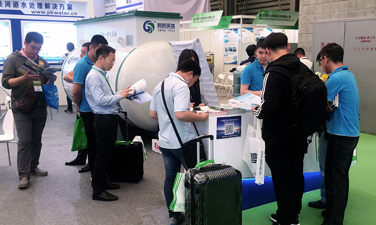 环博会展位现场,人流络绎不绝