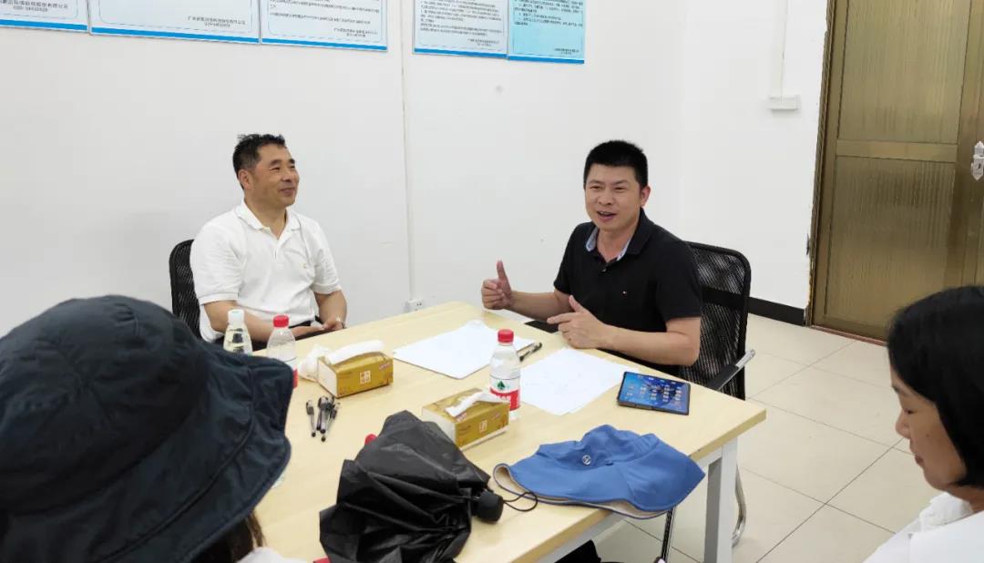 中国工程院院士、哈尔滨工业大学环境学院教授马军与鹏凯环境董事长王国彬交流研讨