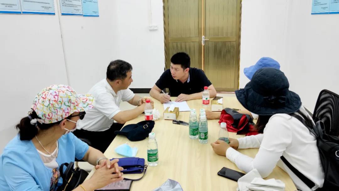 中国工程院院士、哈尔滨工业大学环境学院教授马军与鹏凯环境董事长王国彬交流研讨